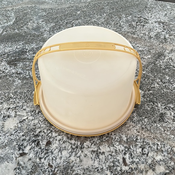 Tupperware Kitchen Vintage Tupperware Cake Carrier With Handle